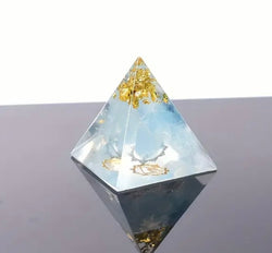 Aquamarine natural stone pyramid (light blue)