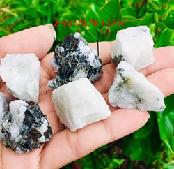 Moonstone raw natural stone / Φεγγαρόπετρα