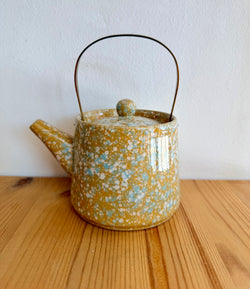 Tea pot
