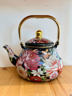 Tea pot vintage