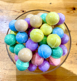 Bath bombs / bath salt 15gr (price per ball)
